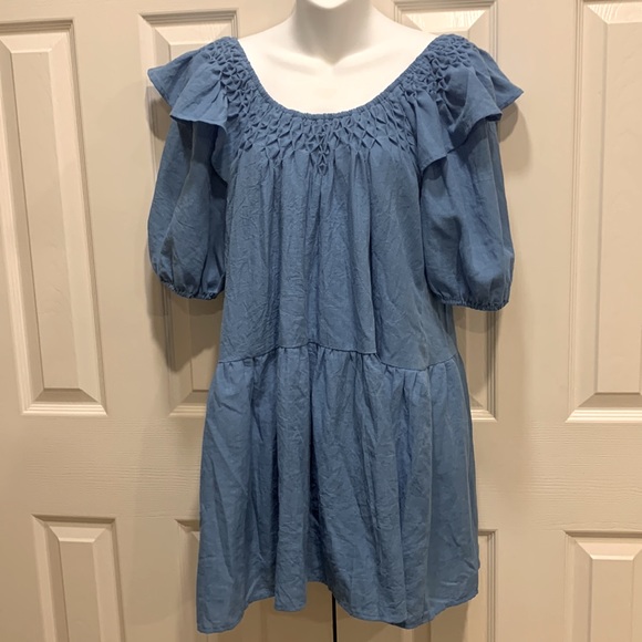la lavon Dresses & Skirts - Blue gathered ruched dress ❤️New Listing❤️